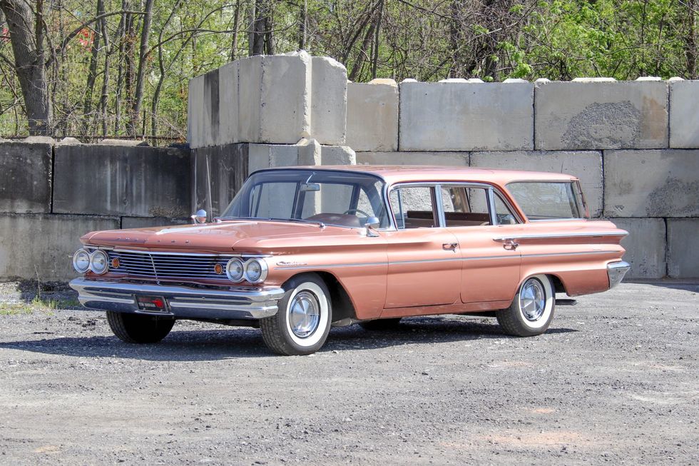 1960 Pontiac Catalina Safari Is Our Bring a Trailer Pick of the Day
